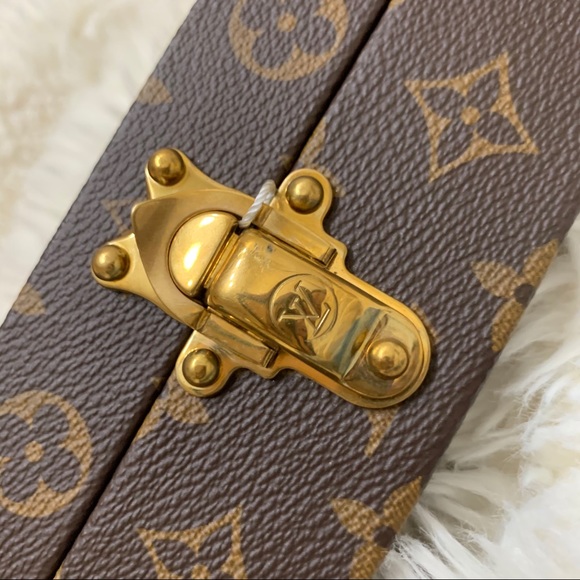 Louis Vuitton trunk case 💕 - Picture 8 of 8